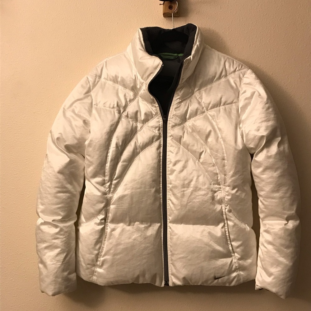 Women's Nike Down Jacket (L/XL)